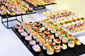 Plateau de bouchées gourmandes assorties - 50 pièces